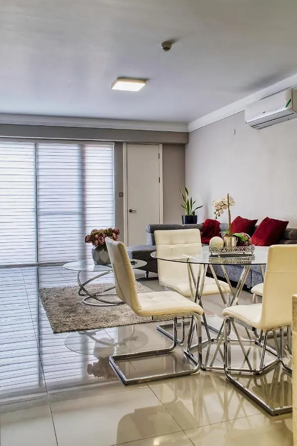 Luxury Kingston Apt - Pool & Free Parking 20 South
