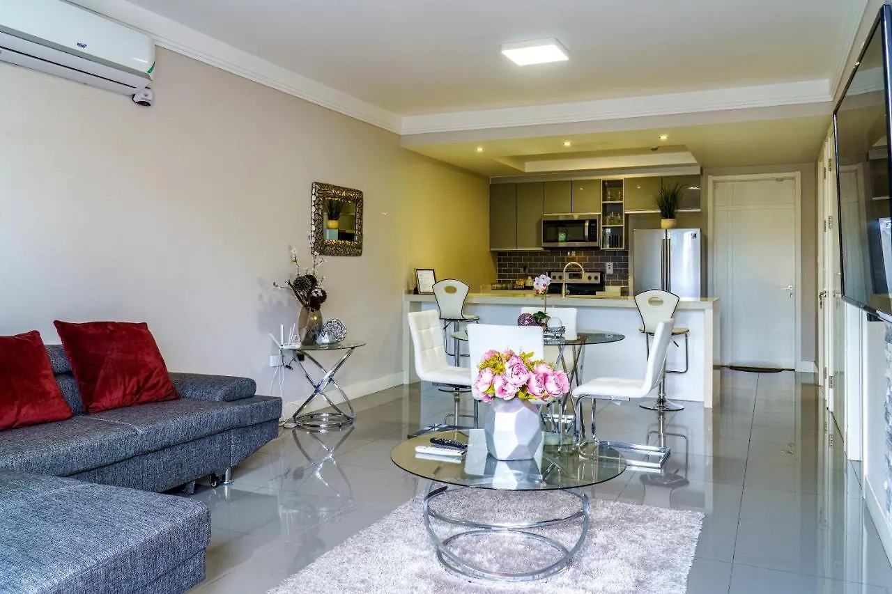 شقة Luxury Kingston Apt - Pool & Free Parking 20 South